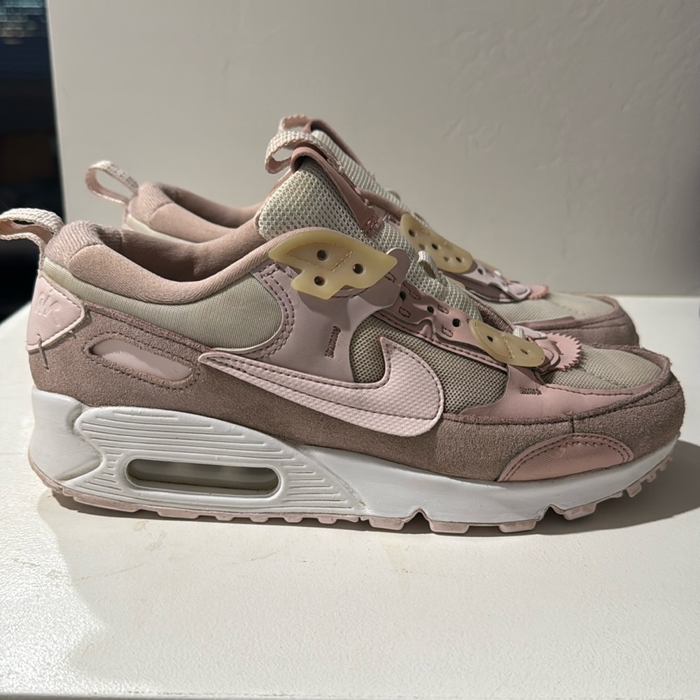 Nike Woman’s Air Max 90 Futura